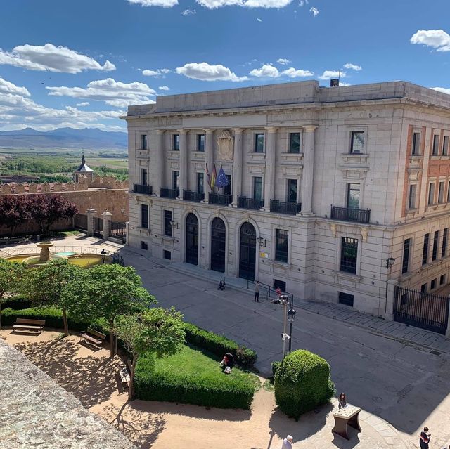 Avila เมืองกำแพงสวย
