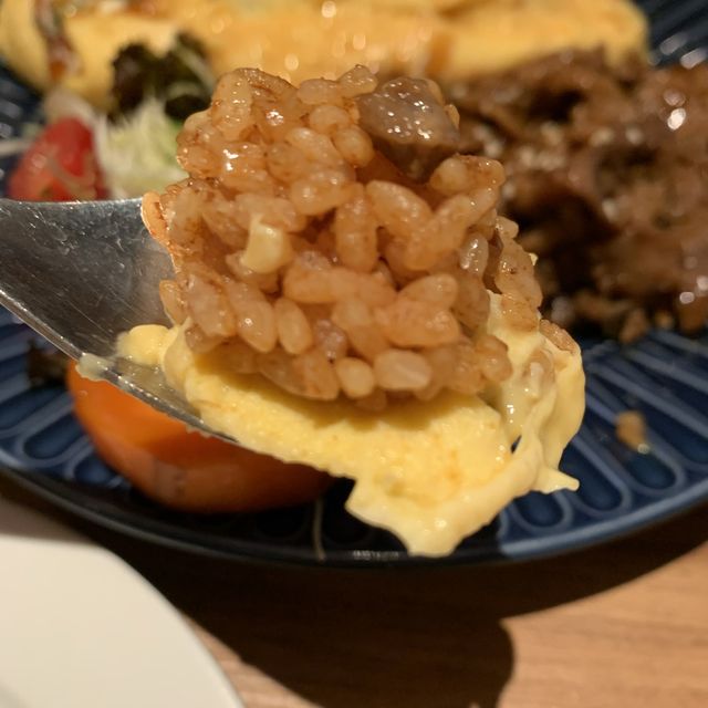 東涌必吃韓式牛肋骨蛋包飯