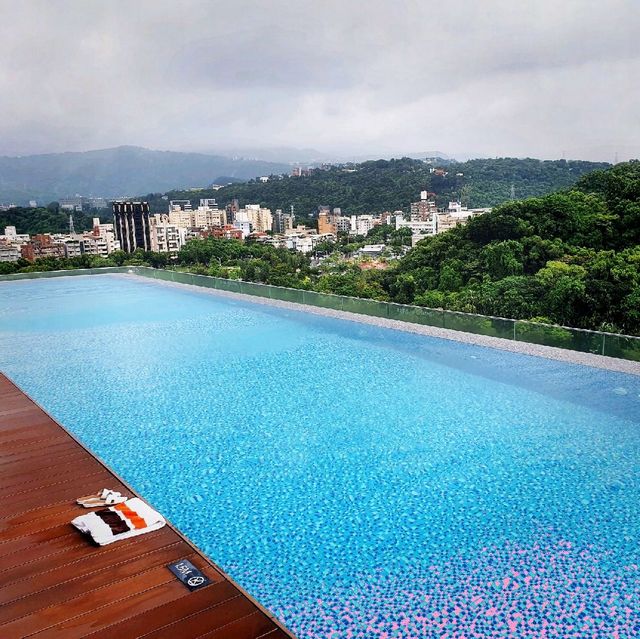 台北士林萬麗酒店～士林官邸旁的網美泳池