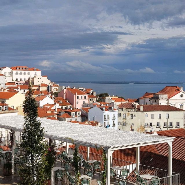 Spectacular View over Alfama