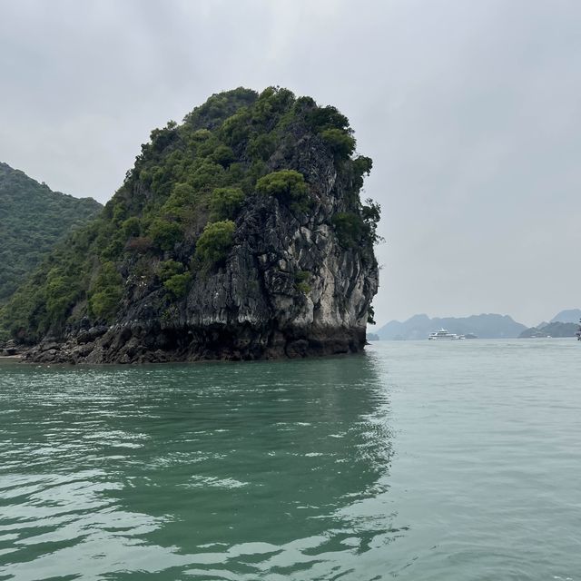 Halong Bay cruise 