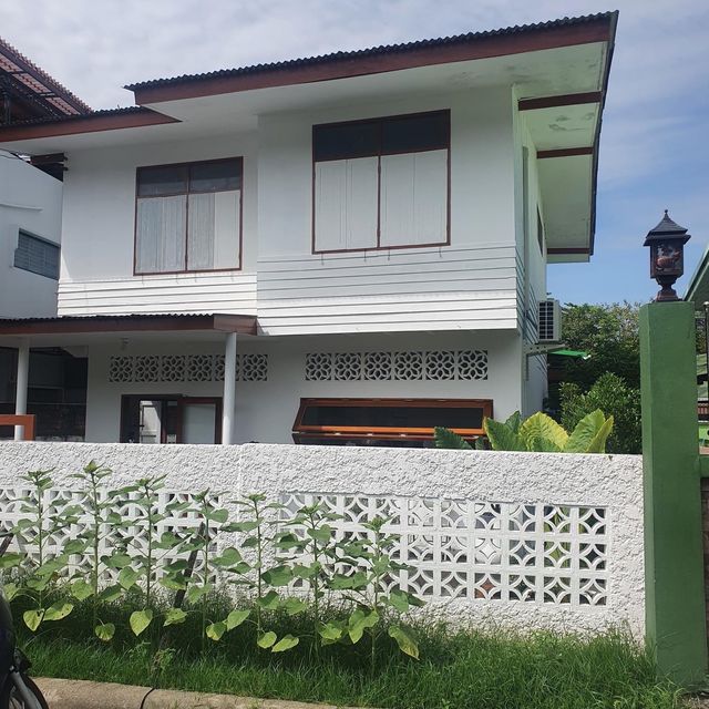 คาเฟ่สไตล์มินิมอล ร้าน “Hidden”