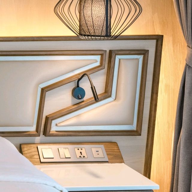 ลากแฟนไปนอนโรงแรมพัทยาห้องพักและสระสวยมากๆ