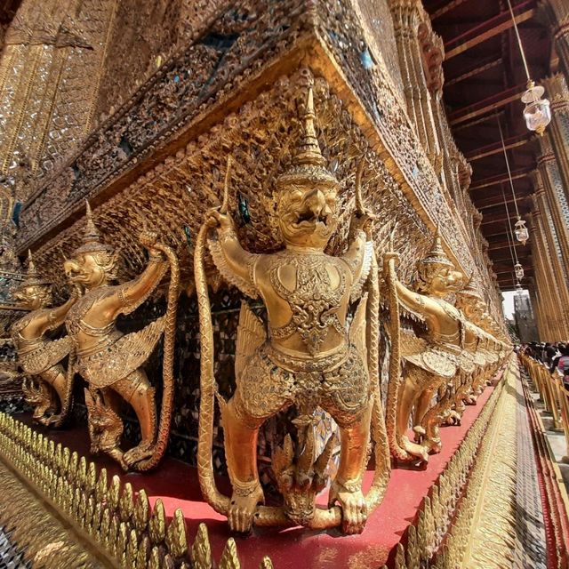 Visit the Grand Palace in Bangkok 