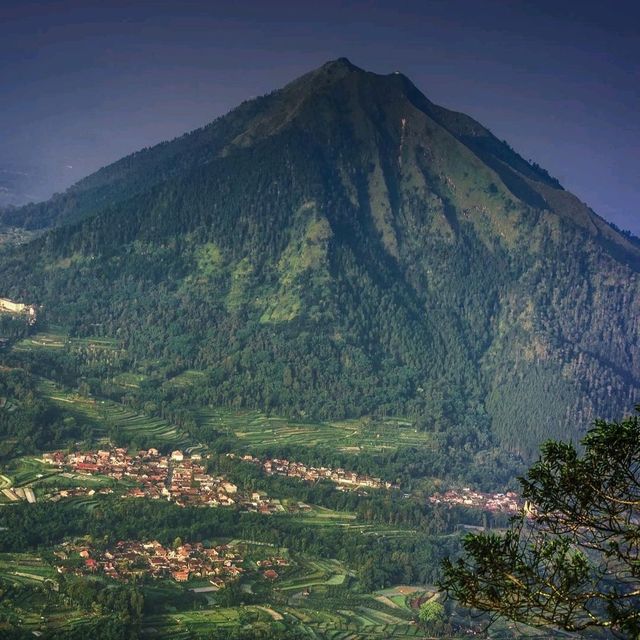 TELOMOYO MOUNTAIN