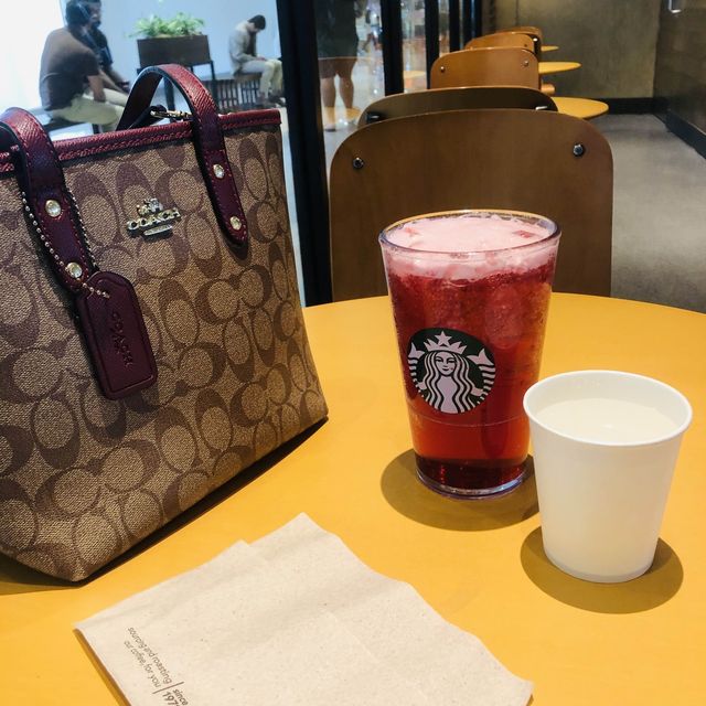 Starbucks Ayala Cloverleaf 