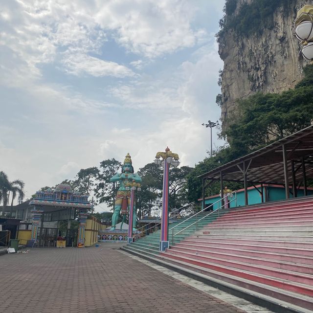 Batu Caves, a must-visit in KL 🇲🇾 