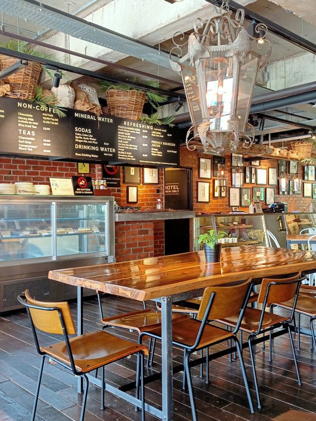 Bica & Co Courtyard Cafe ✨👀