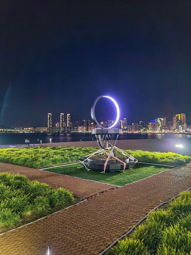 산책삼아 걷기 좋은 수변공원에서 광안리 해수욕장까지🏝