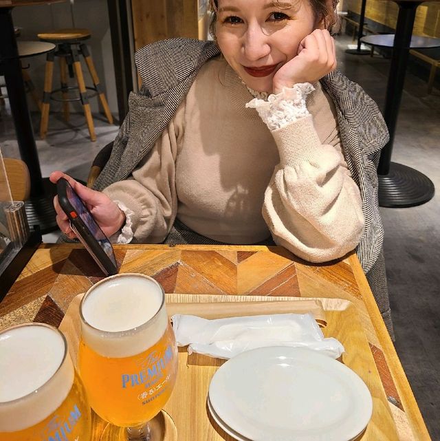 【シャンパン＆ギョウザ バー スタンドシャン食】⭐