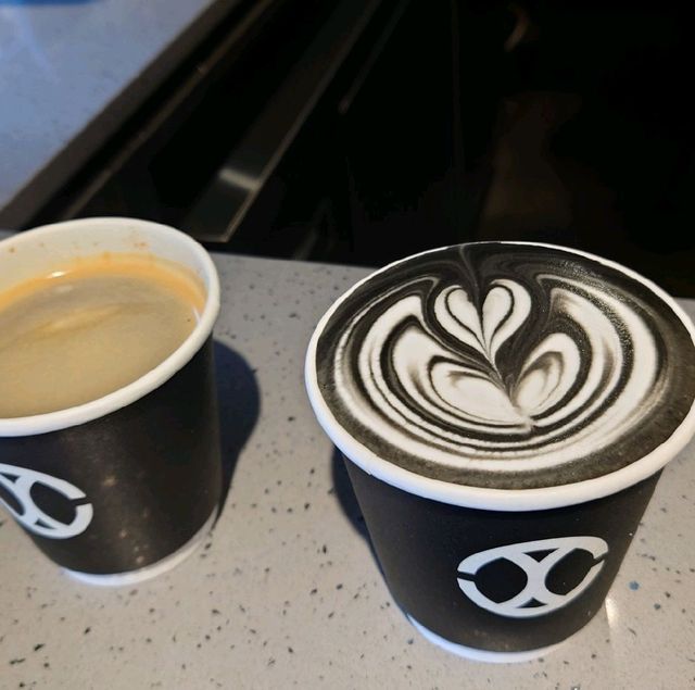 九份老街內 世界咖啡拉花冠軍開的店 CHLIV