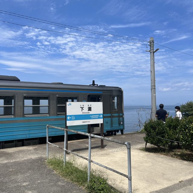 【海に1番近い駅。下灘駅⠀】