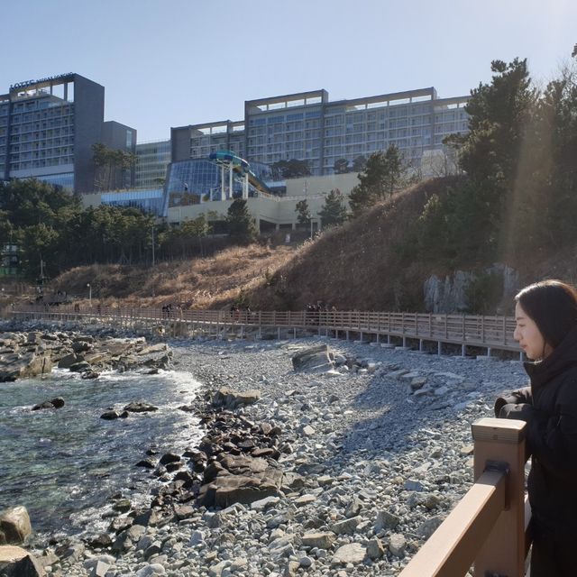 바다 따라 둘레길, 외옹치 해수욕장