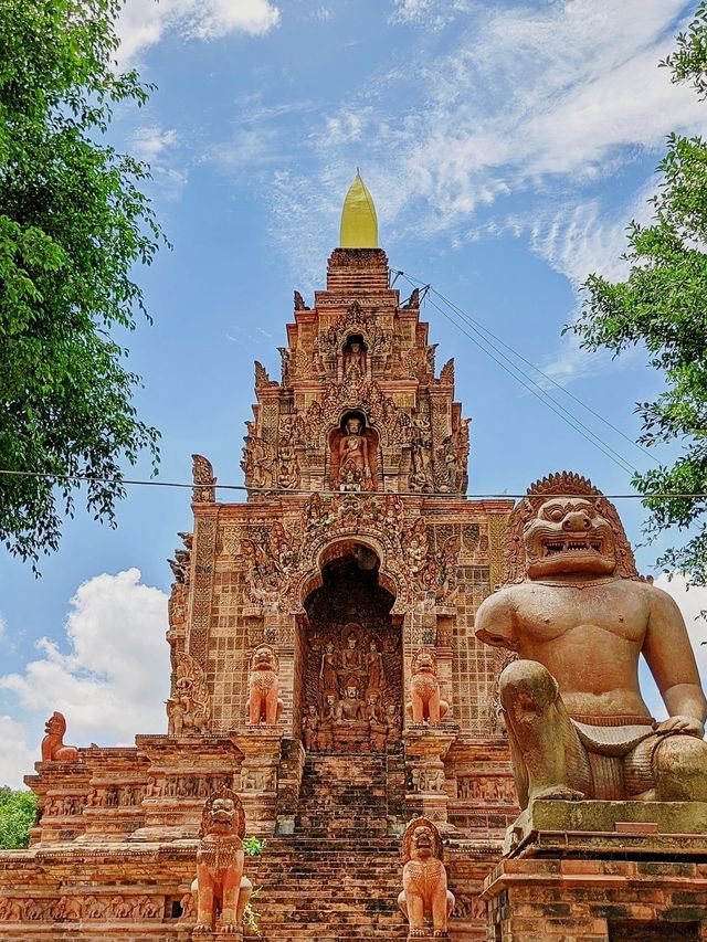 The Terracotta Garden At Lamphun