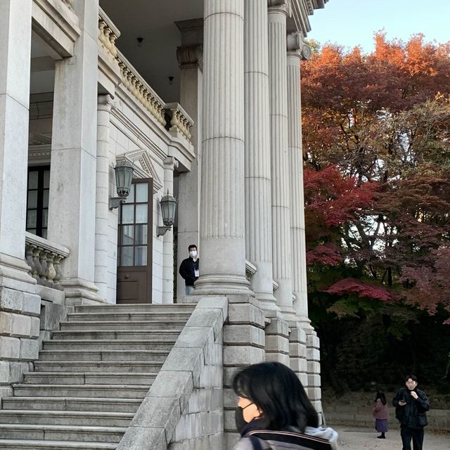 덕수궁 석조전에서 만나는 단풍 