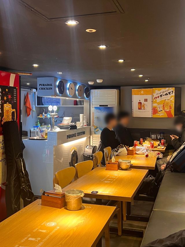 韓国/ソウル【明洞】ブラックの看板が目印🖤明洞のチキン通り内のプラダックチキン★