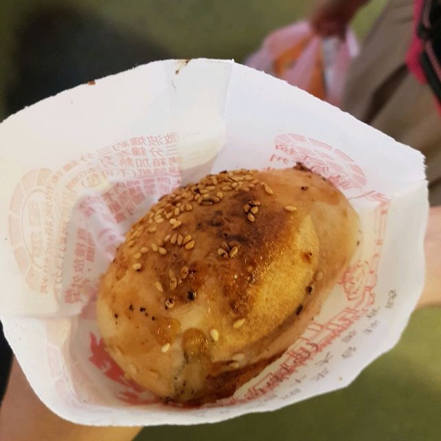 eat and eat and repeat at Raohe Night Market