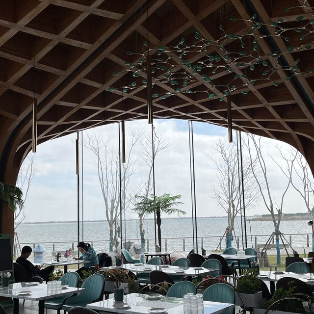 Restaurant beside Dishuihu Lake Shanghai 