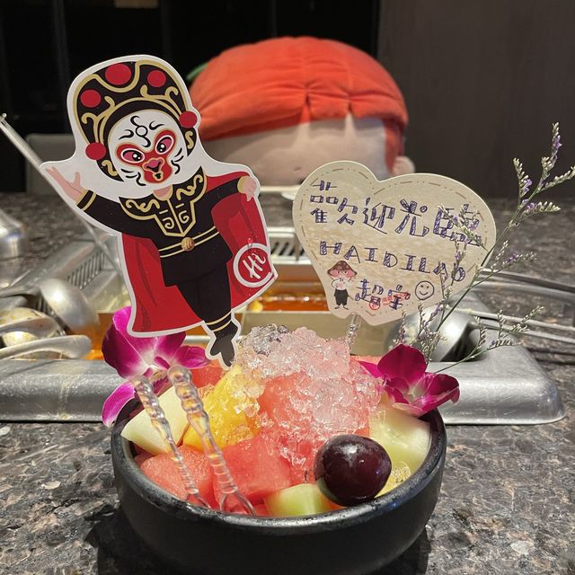 服務好到沒話說的海底撈信義店！一定要來吃看看！