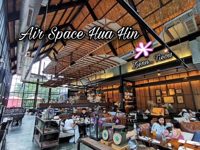 คาเฟ่ชิคๆสไตล์เรือบินย้อนยุค 🛩️🪂