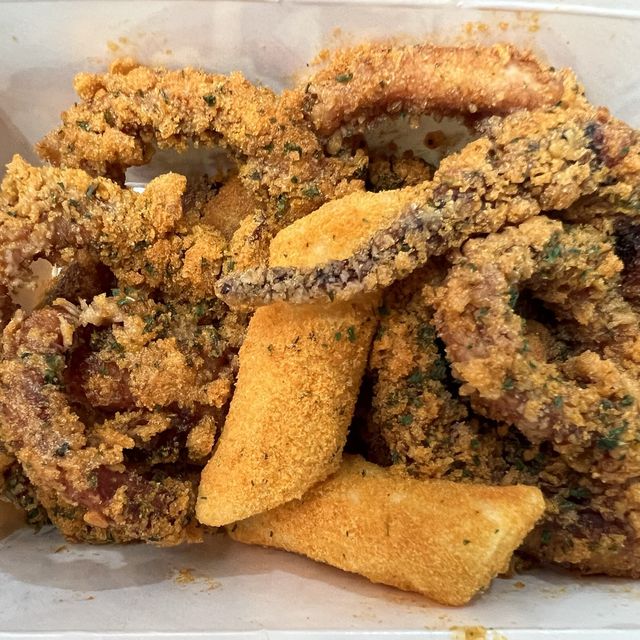 味道吸引的韓式炸雞小店
