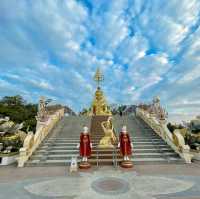 วัดเจดีย์กลางขุนเขา