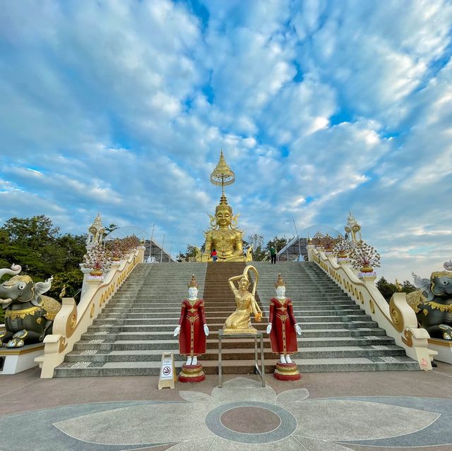 วัดเจดีย์กลางขุนเขา