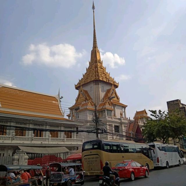  พระพุทธรูปทองคำบริสุทธิ์ขนาดใหญ่ที่สุดในโลก
