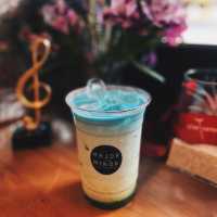 Major and Minor Cafe