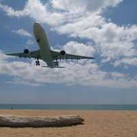 ชมเครื่องบิน หาดไม้ขาว