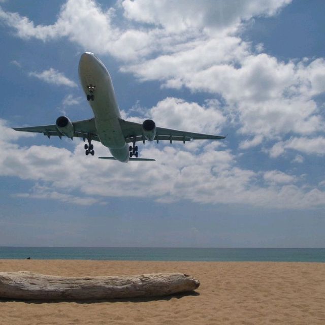ชมเครื่องบิน หาดไม้ขาว