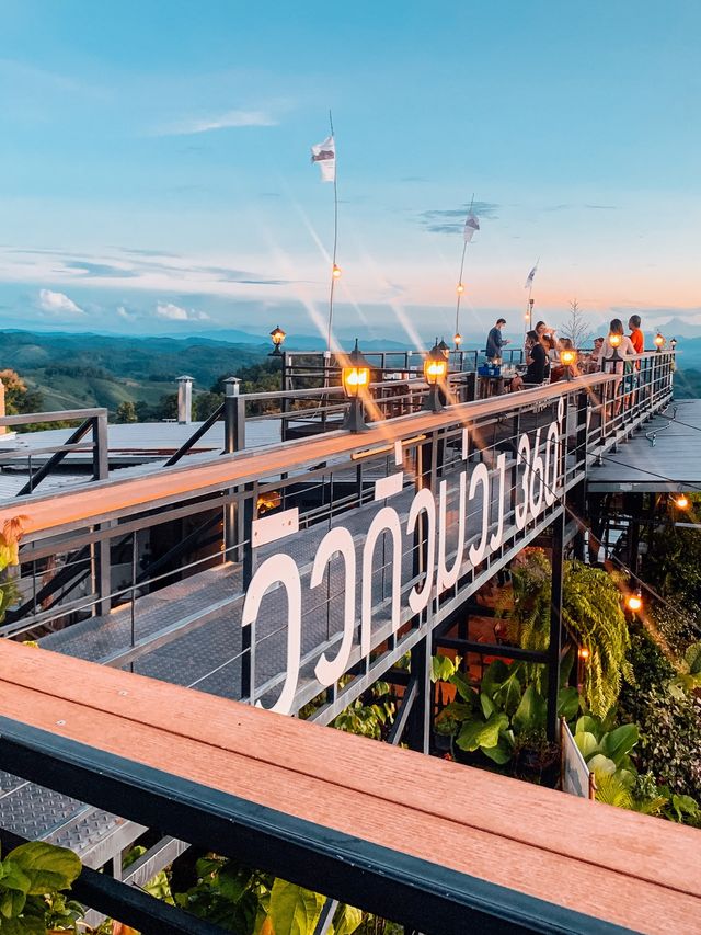 วิวกิ่วม่วง 360 องศา cafe and camping 