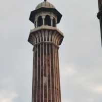 Magnificent yet crowded mosque of Mughal era