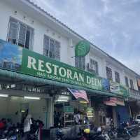 Enjoy nasi kandar at Restoran Deen