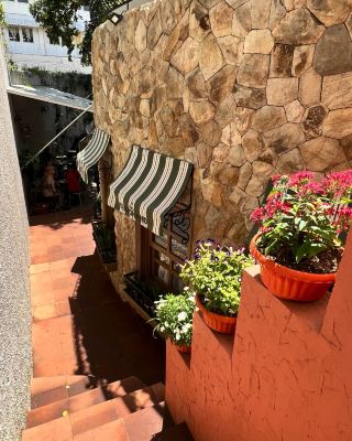 The New Cafe in Town: San Gimignano 
