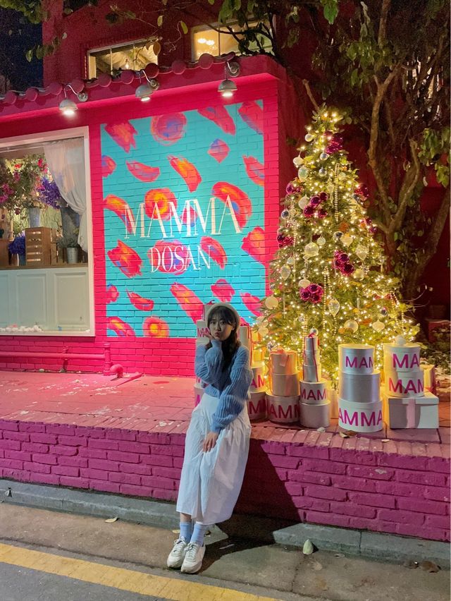 핑크 덕후라면 바로 달려가야 할 핫핑크 디저트 카페💖