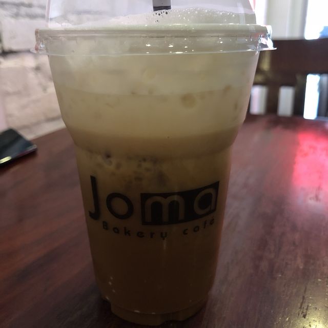 Joma Bakery Café (Coffee + Me!)