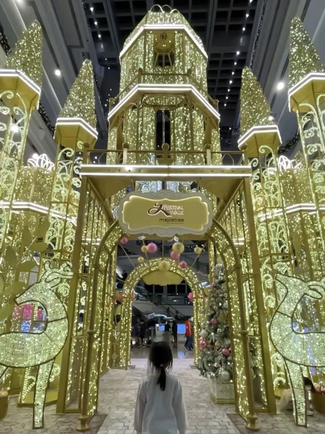 Sparkling Christmas is all around 