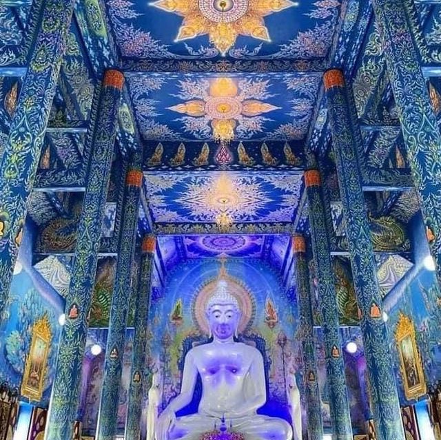 Wat Rong Suea Ten (Blue Temple