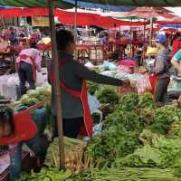 Dao Heuang Morning market 