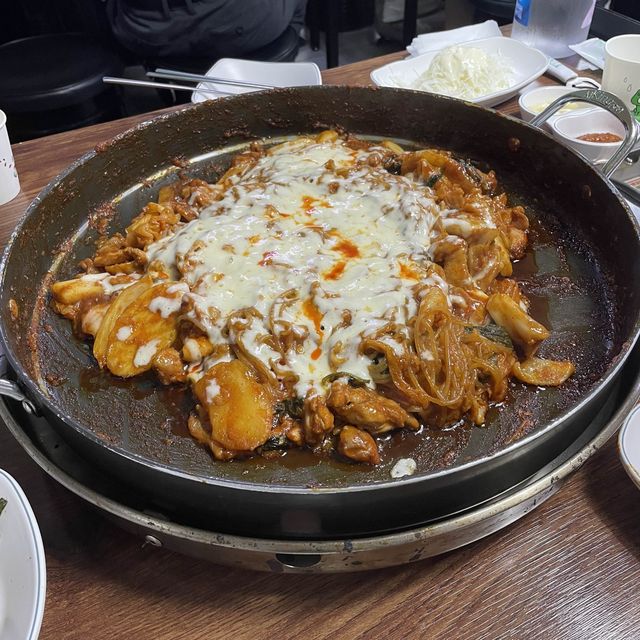 용산 미슐랭 “오근내닭갈비 본점“