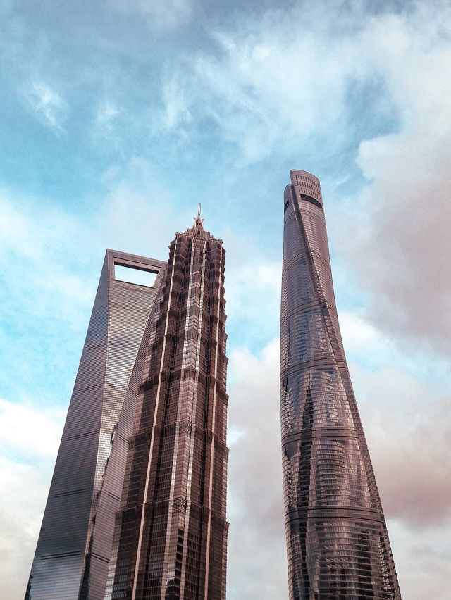 Shanghai’s Iconic Towers… Closer 🌇🌃✨