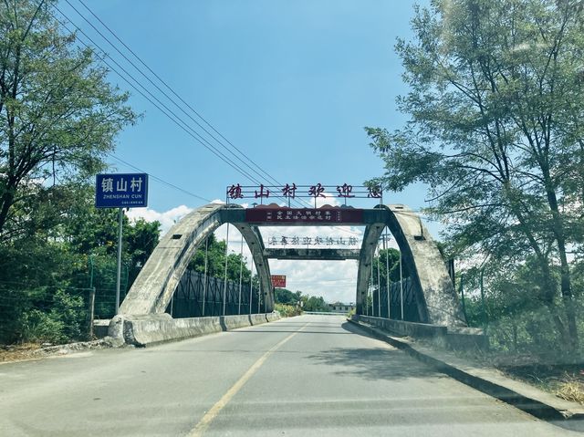 Old traditional corridors in Zhenshan Village