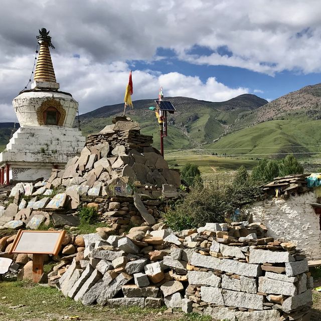 beautiful Tibetan Village in Daocheng