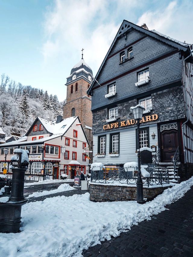 One of Germany's most beautiful town | Monschau's winter wonderland ||