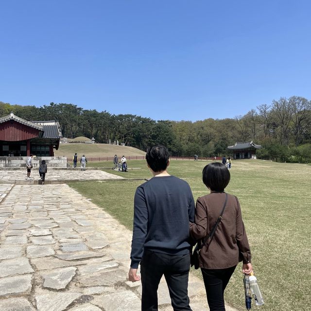 한옥과 릉이 아름다운 산책하기 좋은 명소 “융건릉”