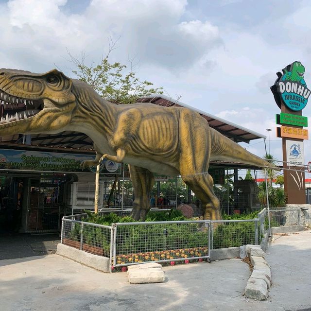 Don Hu Jurassic Park Muar