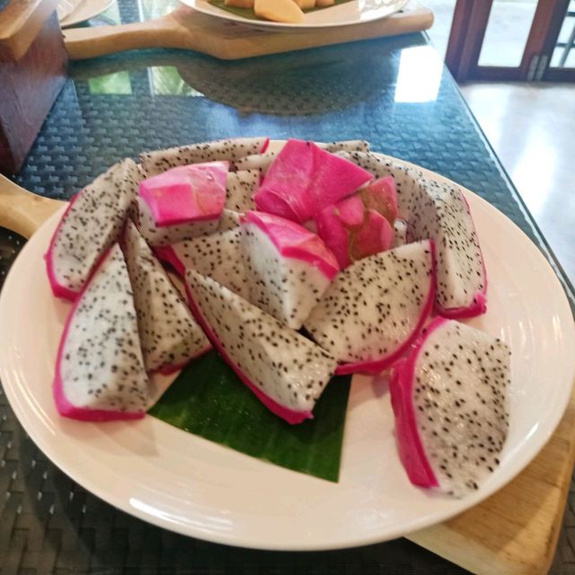 อาหารเช้าริมน้ำ ที่ยูอินจันทรี 