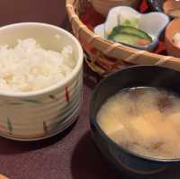 万座亭の夕食と朝食の様子