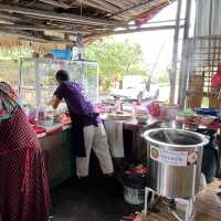ก๋วยเตี๋ยวริมทางรถไฟ
